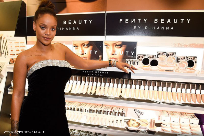 Rihanna ท้อง